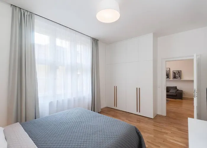 Wishlist Residences - Karlin Free Parking