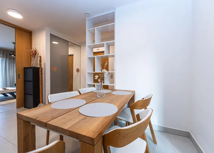 Wishlist Residences - Karlin Free Parking