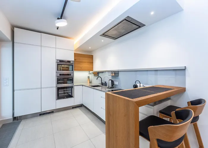 Wishlist Residences - Karlin Free Parking Lägenhet