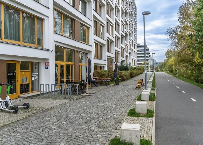 Wishlist Residences - Karlin Free Parking Lägenhet *