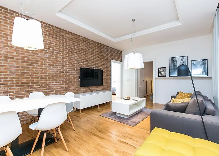 Wishlist Residences - Karlin Free Parking