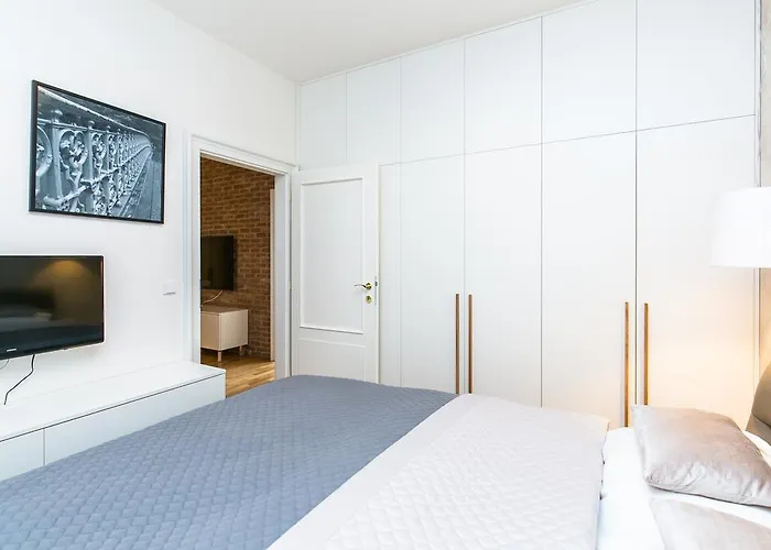 Wishlist Residences - Karlin Free Parking Lägenhet *