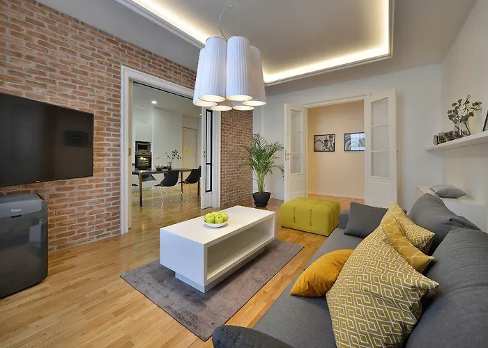 Wishlist Residences - Karlin Free Parking Lägenhet *