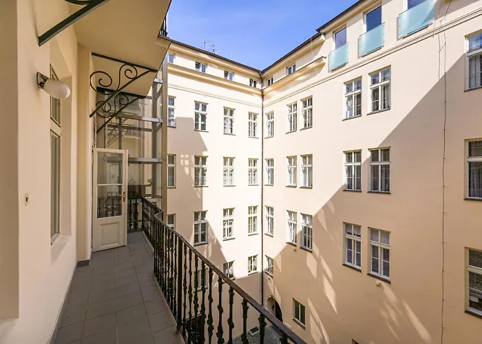 Lägenhet Wishlist Residences - Karlin Free Parking