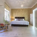 Wishlist Residences - Karlin Free Parking Apartment