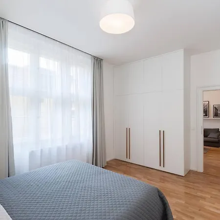 Modern Apartment In The Heart Of The Old Town