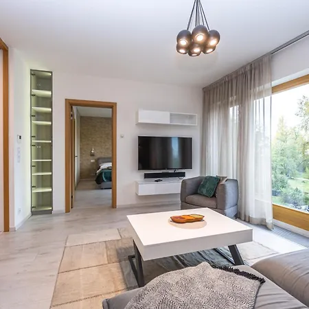 Modern Apartment In The Heart Of The Old Town *