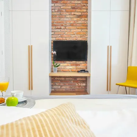 Wishlist Residences - Karlín Free Parking *
