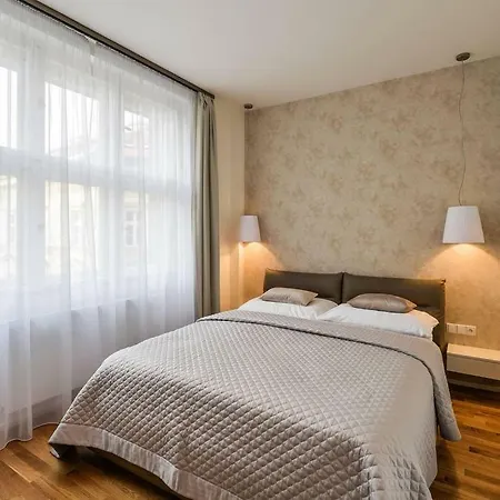 Wishlist Residences - Karlin Free Parking Apartment