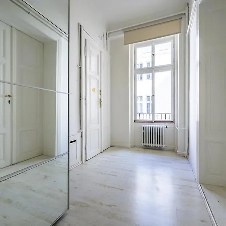 Wishlist Residences - Karlín Free Parking