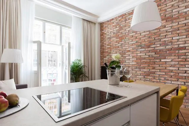 Wishlist Residences - Karlín Free Parking Praga