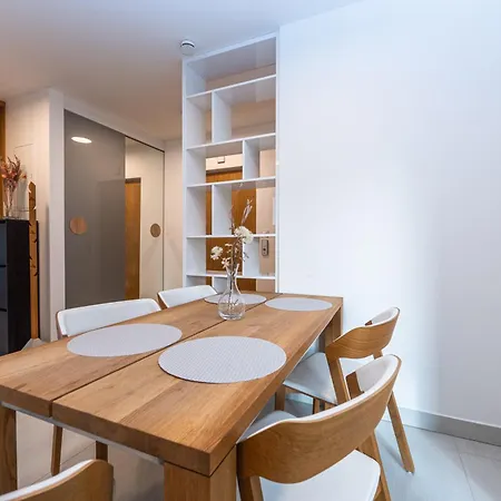Wishlist Residences - Karlin Free Parking