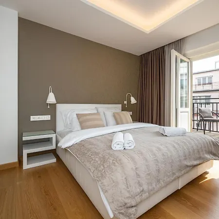 Wishlist Residences - Karlin Free Parking דירה
