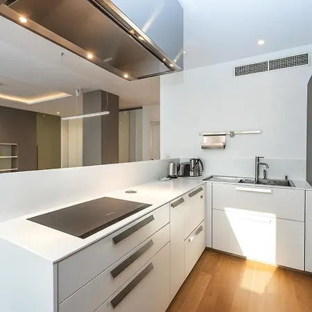 Wishlist Residences - Karlin Free Parking דירה