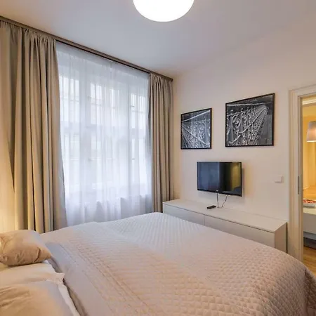 Wishlist Residences - Karlin Free Parking פראג