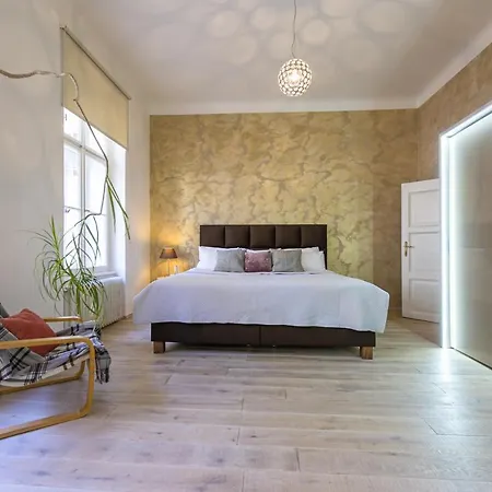 Wishlist Residences - Karlin Free Parking דירה