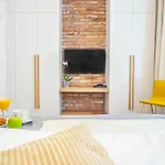 Wishlist Residences - Karlin Free Parking *