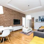 Wishlist Residences - Karlin Free Parking
