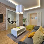 Wishlist Residences - Karlin Free Parking 公寓 *