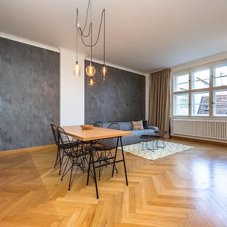 Wishlist Residences - Karlin Free Parking